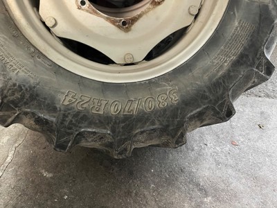 Reifen 380/70R24