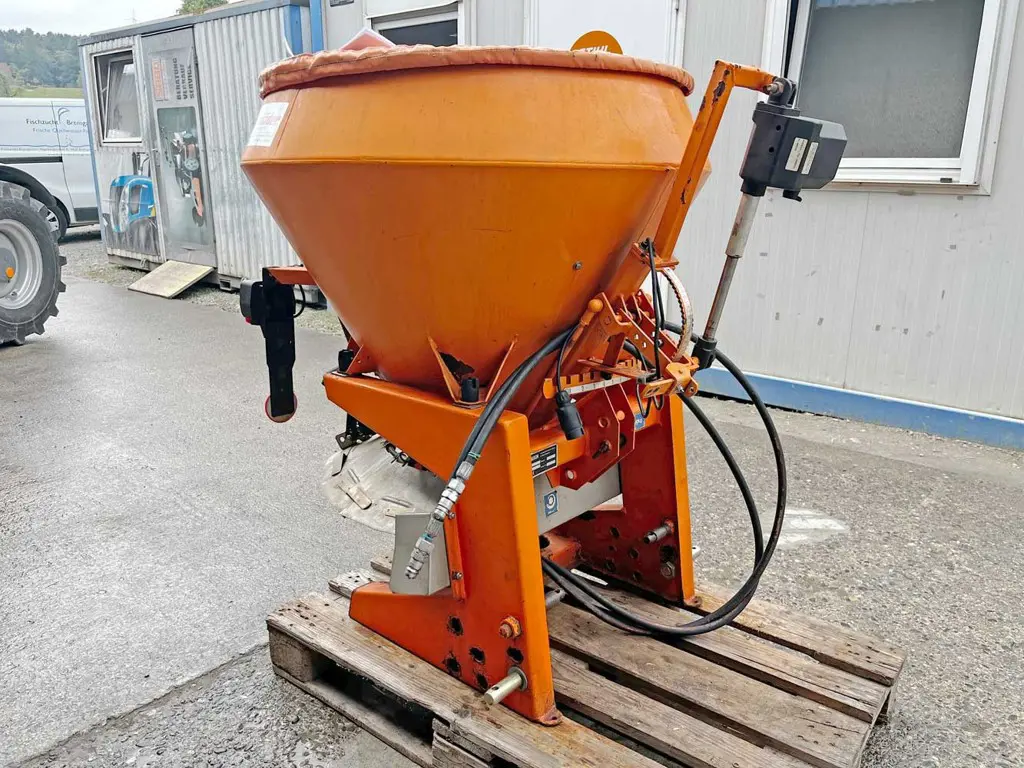 b7e69a93-f5b3-4f53-a7ee-fb82aeea284a-36535-Rauch-Salzstreuer-SA-360-(2).jpg