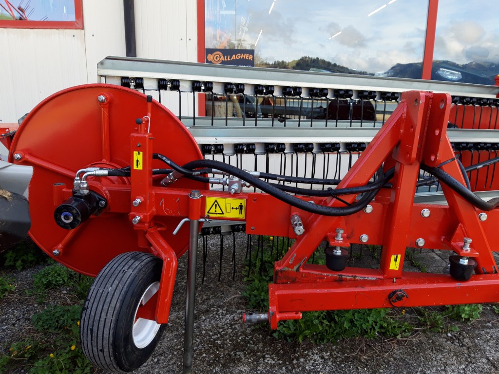 bbf2d371-7e14-44df-b42f-3d6ff5374da1-Kammschwader_90M_20250414_101133 (4).png