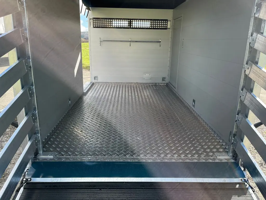 630e48f3-ddfc-44ba-916f-149c66a906a6-Vezeko 2700 D (6).jpg