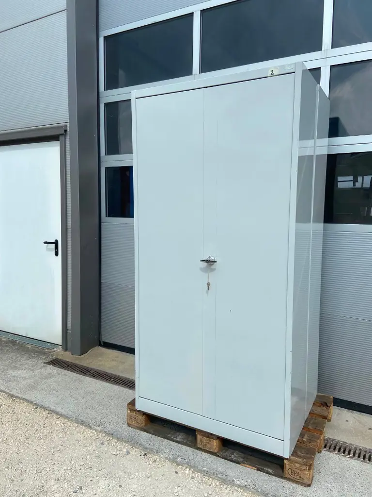 90d35bd4-3a7e-4b30-85be-472682de50bd-17_Lista_Metallschrank_04.jpg