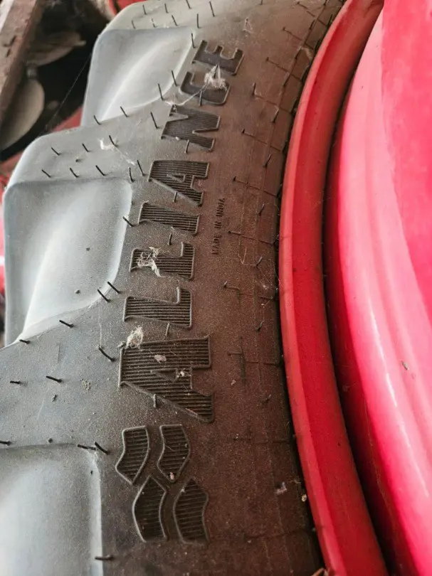 cae7412b-22ed-4a33-adbc-ed01643bc440-0704f9de-85fd-47c2-a425-4985b73dc82a.jpg