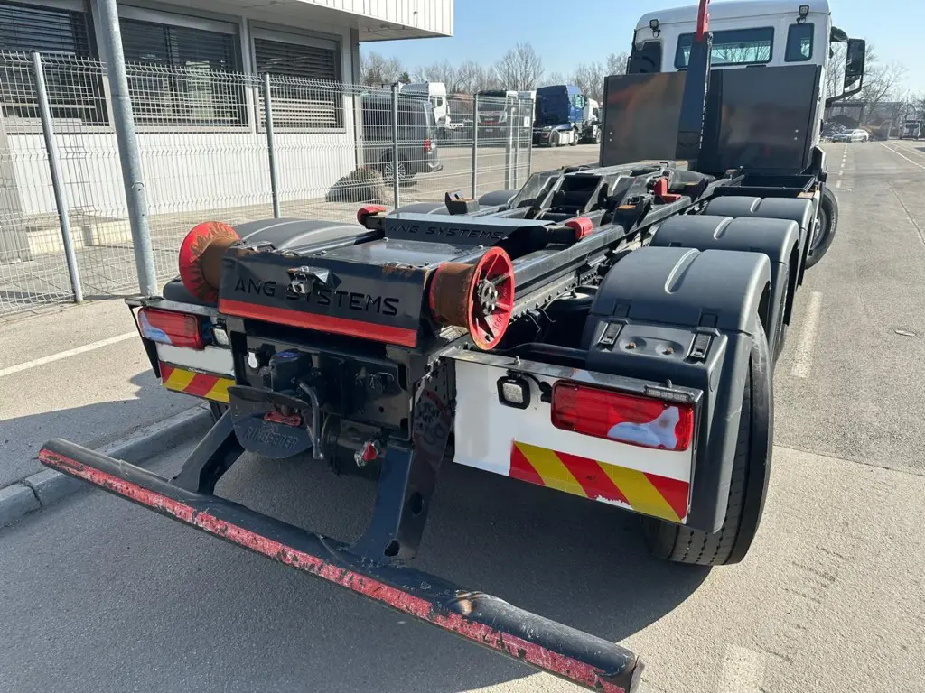 ca984939-29a1-4ab0-9643-471de340c203-WhatsApp Image 2026-03-10 at 16.44.43 (12).jpg