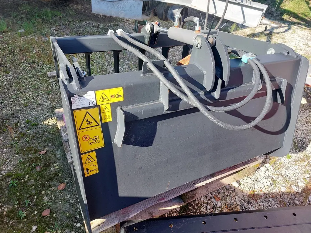 eb40f036-f364-434b-b197-c7b8b78f5baa-Düvelsdorf croco 1.2 méc (2).jpg