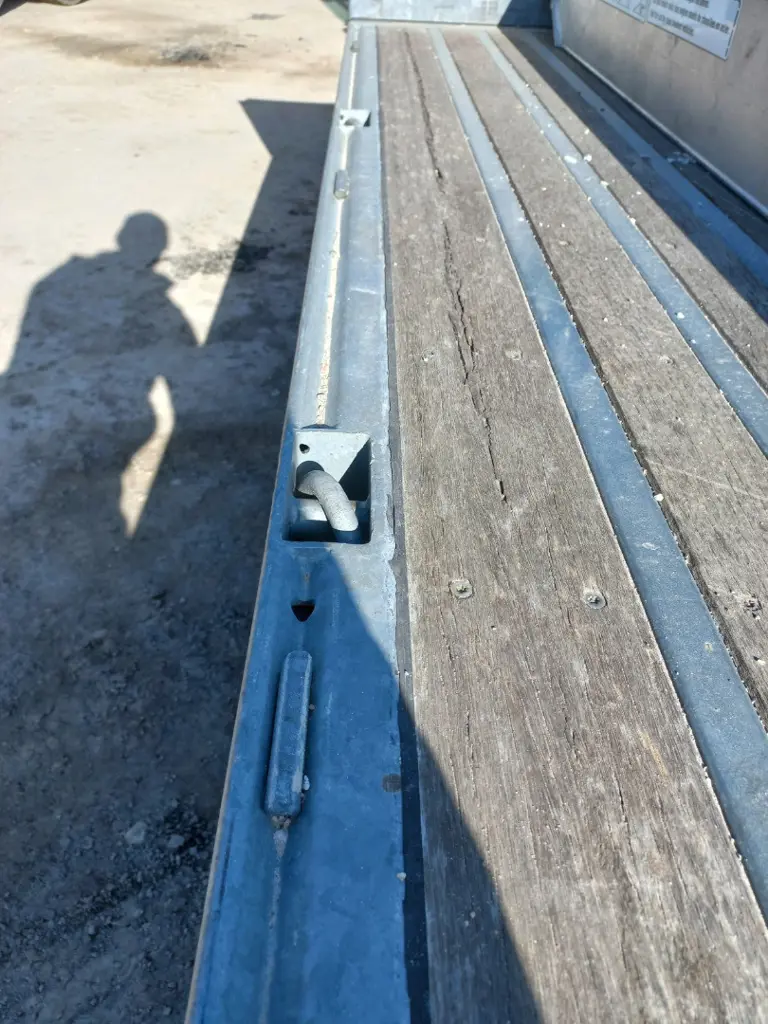 0de67a20-9df8-44ab-b5b4-2ee36b302d41-Anhänger 2.jpg