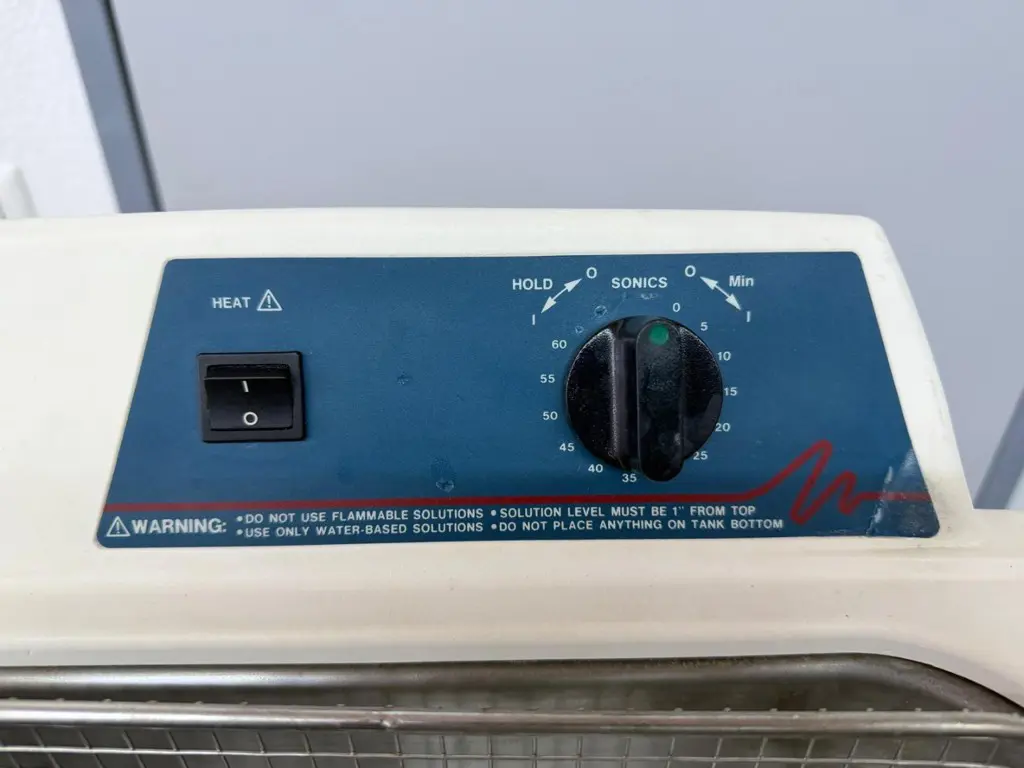 36b0b96b-06e9-44c6-ad06-77e297c4e5e4-Branson Ultraschallreiniger_06.jpg