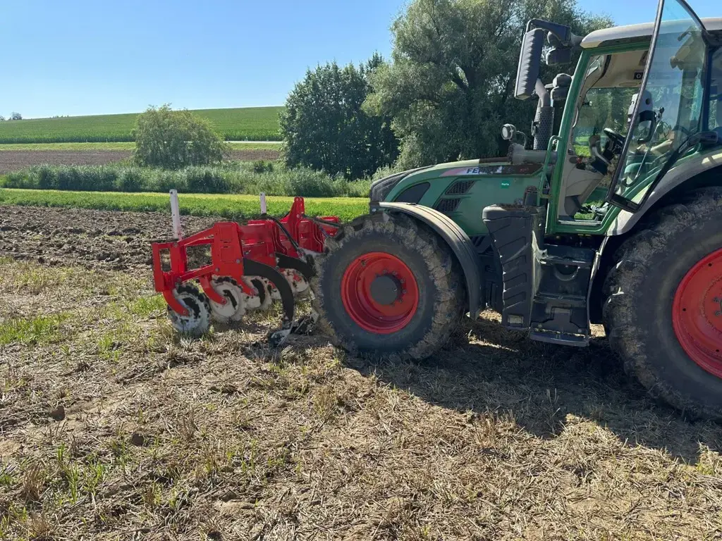 d9d40911-0c3e-4e11-95f1-b97dc3b9d948-FL3000_Feld_Fendt720_Seite.jpg