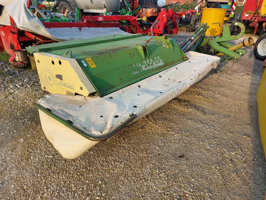 5a15dbbd-8090-47cb-9a76-5f76130e7979-Krone AM 243 Zwahlen (9).jpg