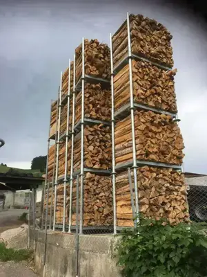 Lagergestell modular für Brennholz und anderes/Palette avec ranchets modulaire pour bois de feu ou a