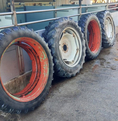 Radsatz / Kompletträder mit Doppelräder zu Fiat 50-66