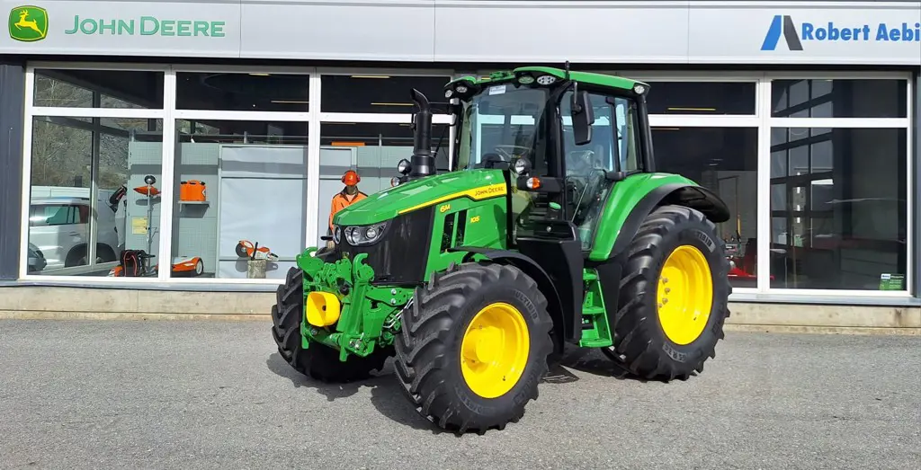 John Deere 6M105