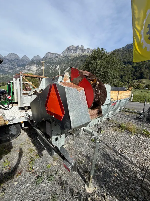 e3130efc-d195-4624-b5bb-2501defd8704-fc341403-5d4f-472a-ad62-805e7cff373a.jpg
