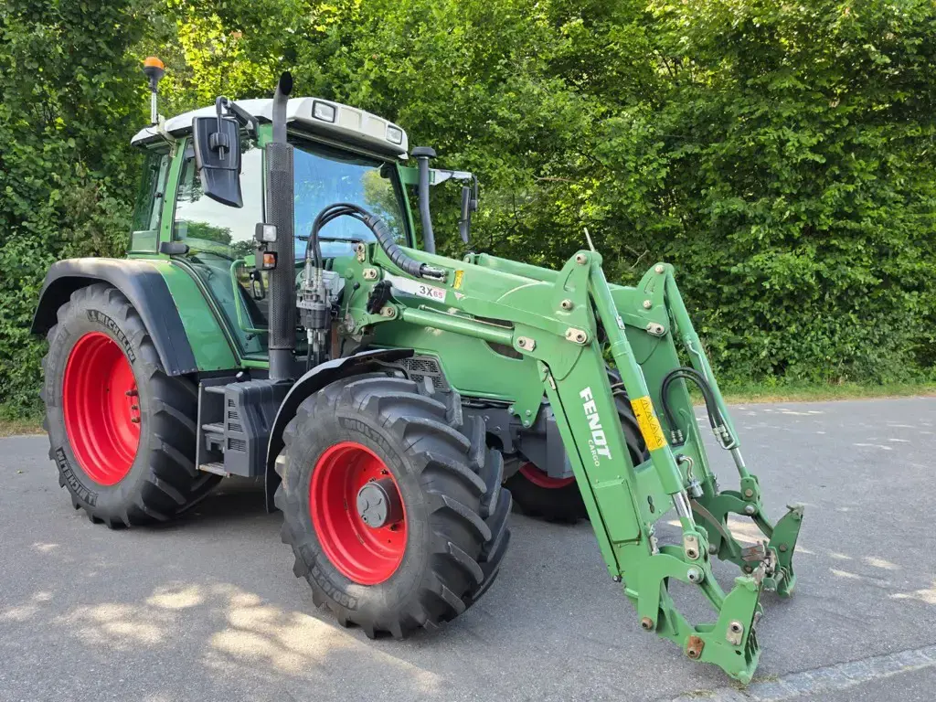 Fendt 312 Vario mit Frontlader