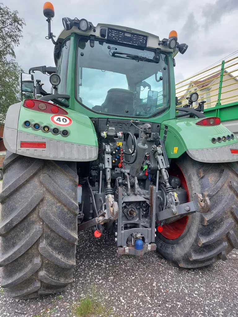 6dd287da-2ccf-4283-a400-b20bb3e3e277-Fendt Bonny (5).jpg