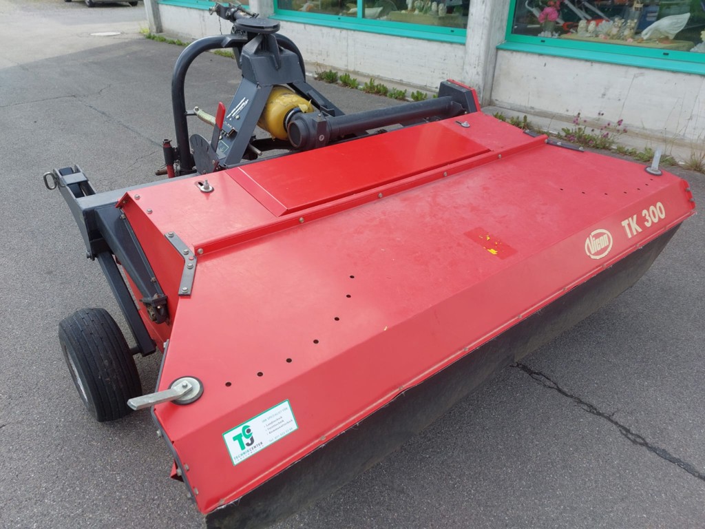 23aee1a8-ff1a-4765-b65c-0f0b3d411584-hinten links.png