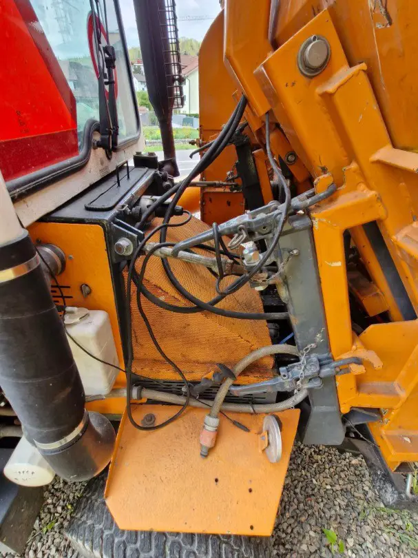 07c9cd35-4e78-4f92-bed6-1fdc5d0104c6-Aebi Rasant 5.jpg