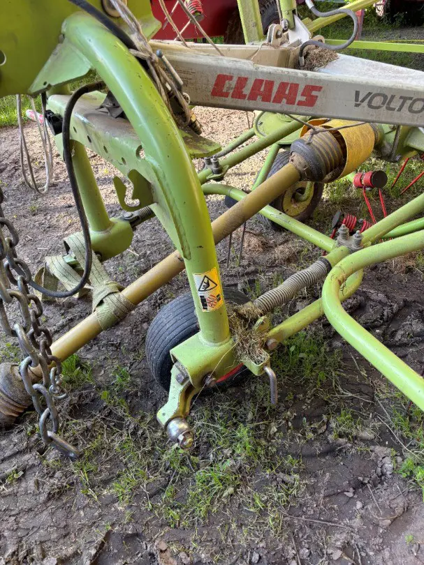 060abf7b-7f61-47fd-9854-34d46d8016de-Claas Volto 670_3.jpg