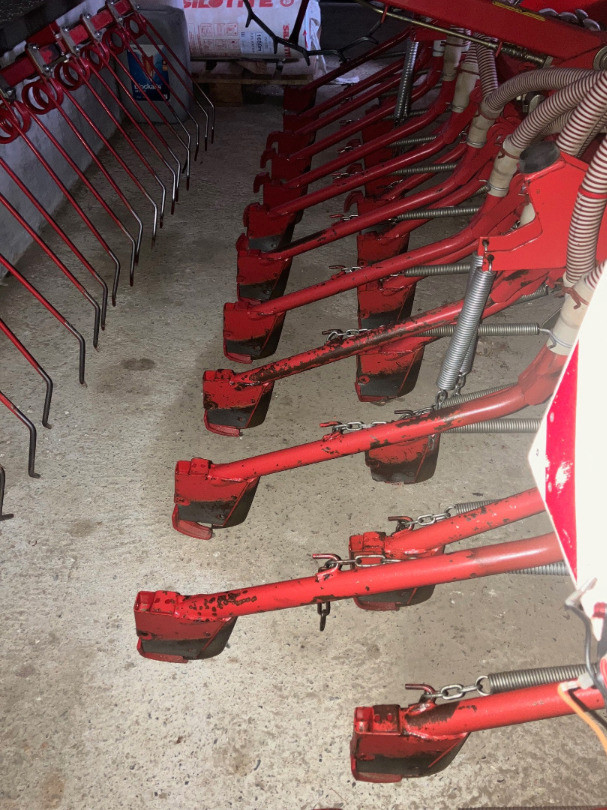 cb9490c8-bc96-4ebd-96d7-761e14711d0c-Häusler Sämaschine 6.jpg