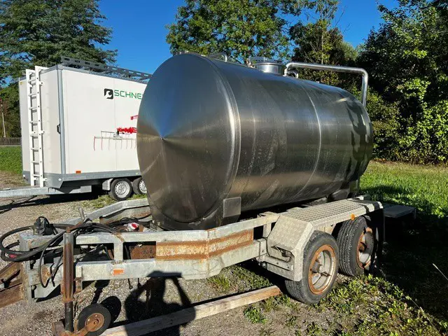 6ca70cab-53ca-4302-9ed1-ab750c40bbb9-Tank.jpg