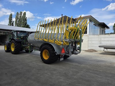 Joskin Güllefass mit Schleppschlauchverteiler Hochdorfer