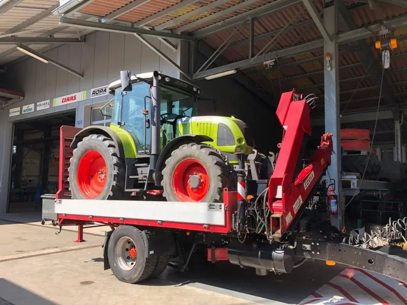 Remorque surbaissée avec treuil , Dolly et grue ,