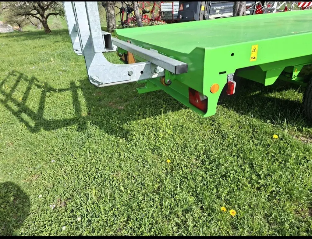 59842717-839f-4dbf-9f3c-4e078b1e84fd-Char Ponge 7 mètres occasion 6.jpg