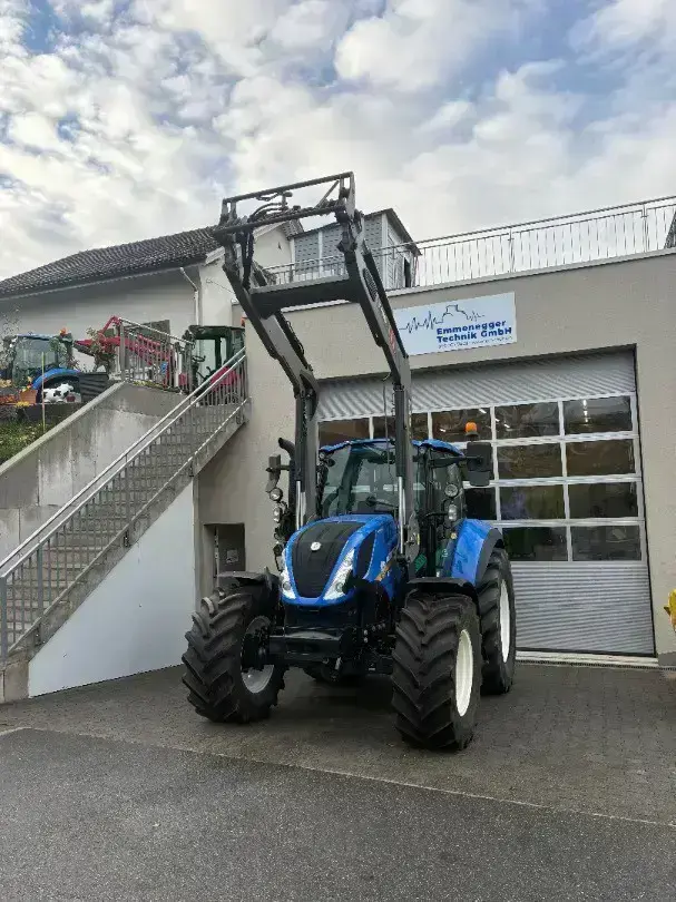 New Holland T5.120 EC mit Frontlader MX
