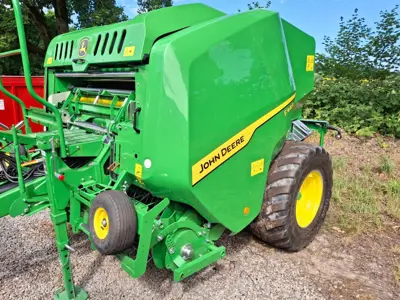 Festkammerpresse John Deere F442R Jg. 2026