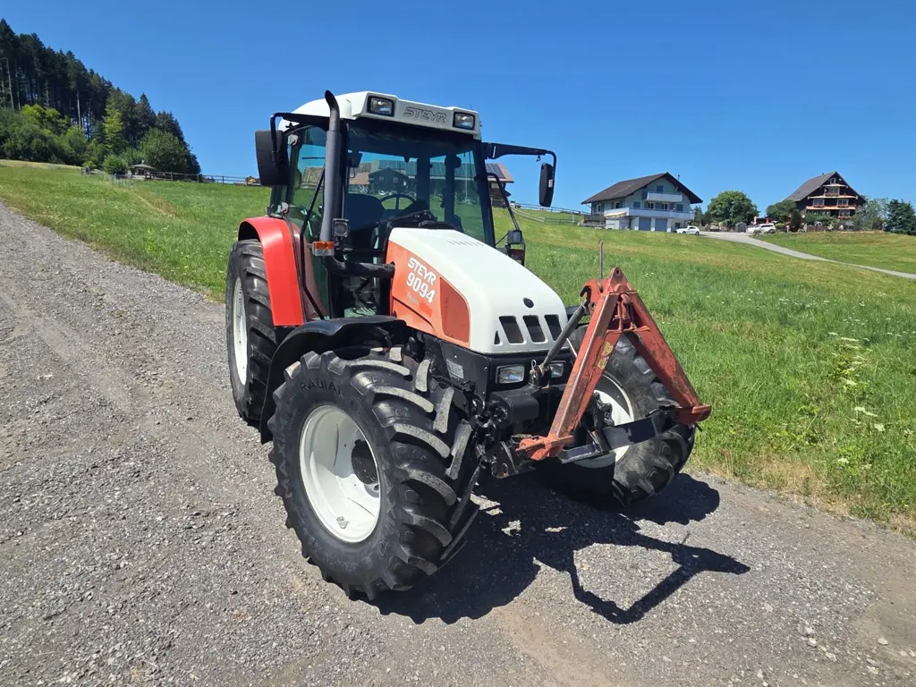 Steyr Traktor M9094