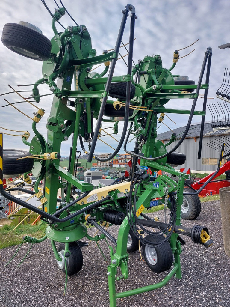 39b017b9-0f41-4ce4-a1ad-833260e289c8-Krone Vendro 820 (5).jpg