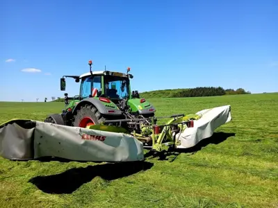 Schmetterling Heckscheibenmäher Claas Disco 8550