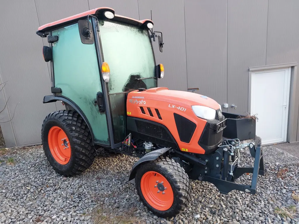 eee09685-fa1e-4de8-bbea-447668ff3c16-Kubota LX 401 (5).jpg