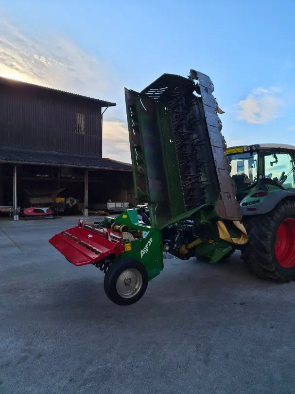 Krone 320 CV mit Agraraufbereiter