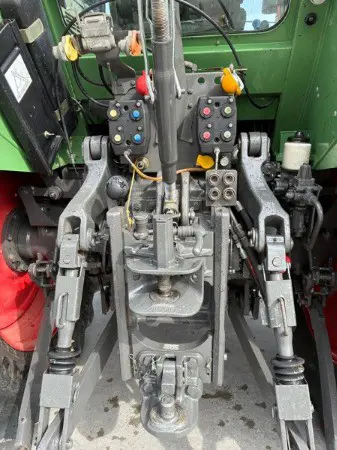 47f991a0-583a-4c6a-93f0-a7bf2701ecbe-Fendt 411 5.jpg