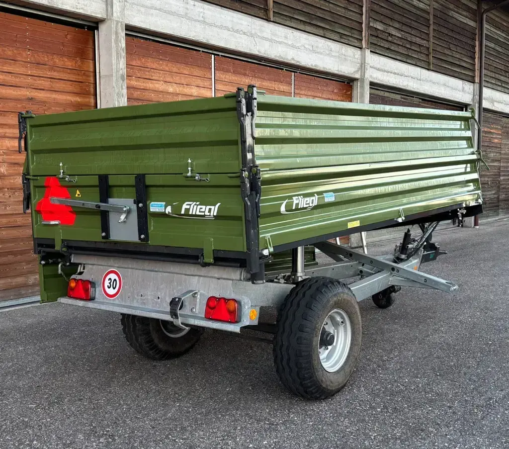 Defekter Dreiseitenkipper Fliegl EDK 50