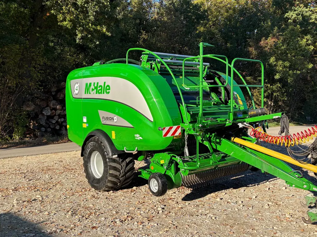 Rundballenpresse McHale Fusion 4 Plus