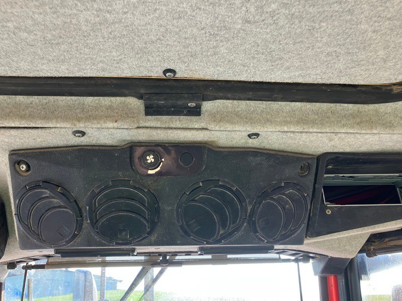 79668290-6f26-4530-a460-92ebec644a36-Same Explorer 70 7.jpg