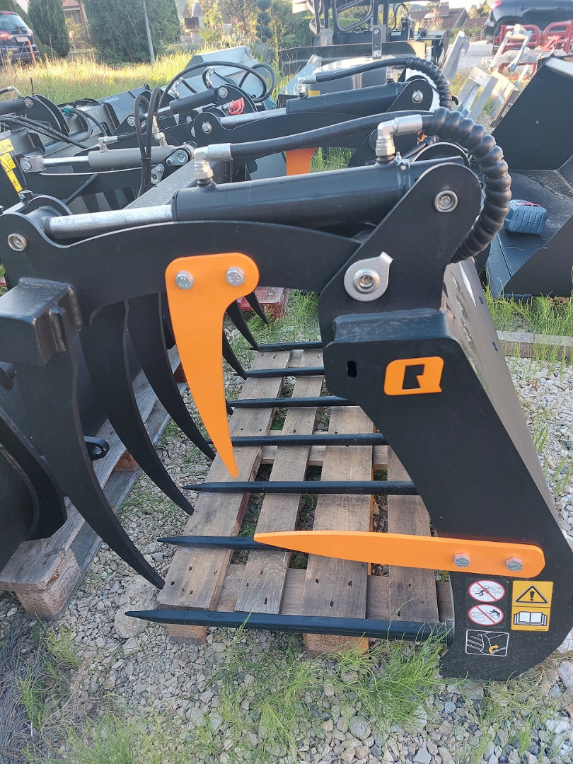 fd15974c-e38b-4159-bd4a-f3f32b87384d-Quicke Silograb S + 130 (2).jpg