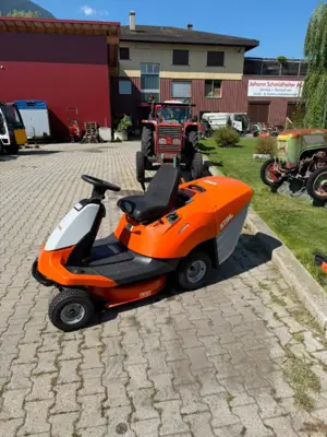 Stihl Rasentrakor RT 4082