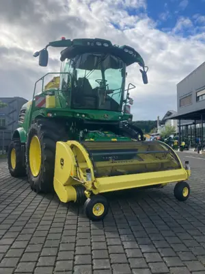 John Deere 8600