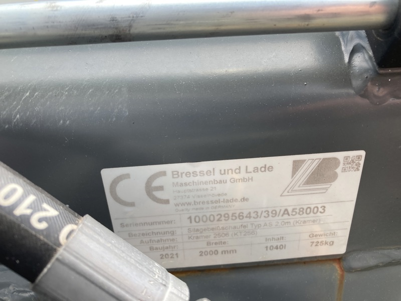 e9cc73e8-7a32-4b3b-bd16-0e0b8629f948-IMG_2004 1.jpg