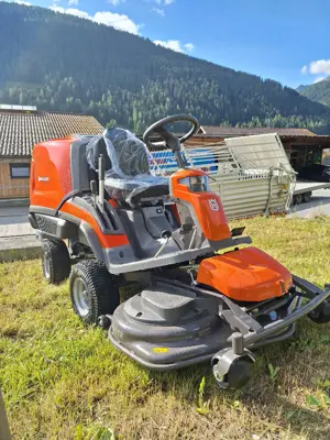 Rasentraktor Husqvarna mit Allrad