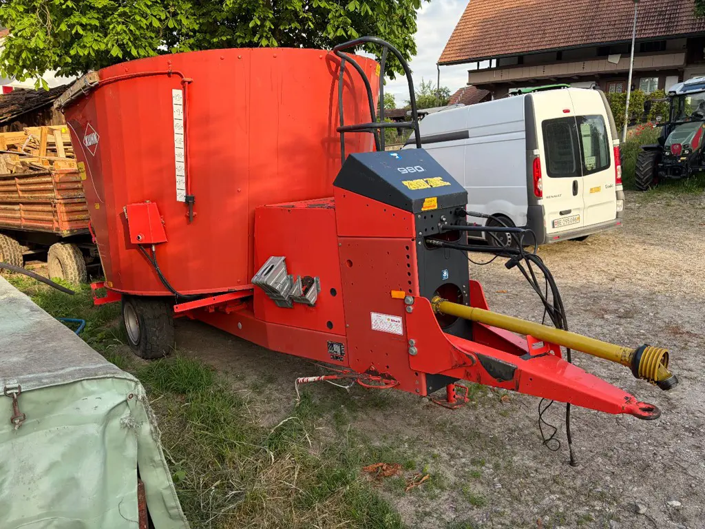 Futtermischwagen KUHN EUROMIX I