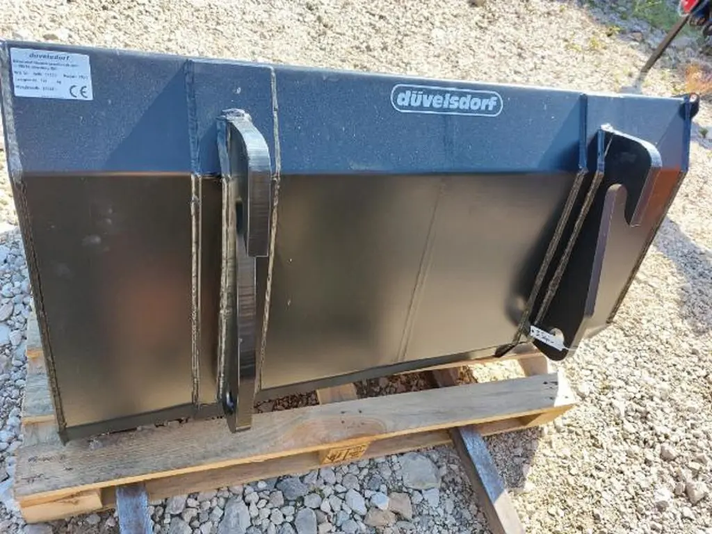 d6977e3f-1cf5-44b2-b0de-5fc8a83fe01e-Düvelsdorf pelle Weidemann 1,2 mat. légers (3).jpg