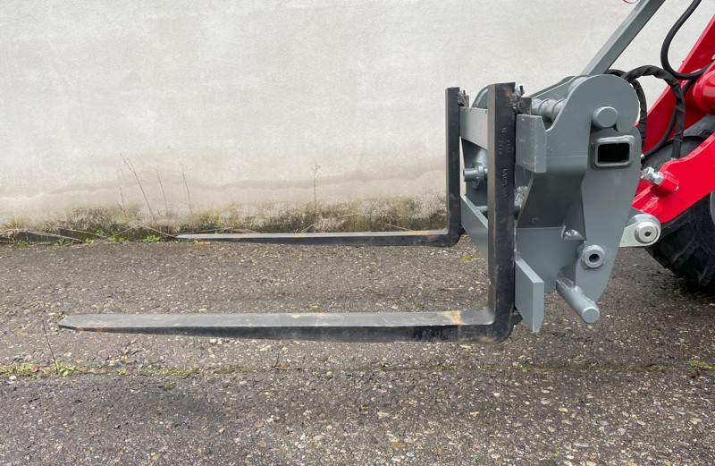 6cff2898-c675-4eff-8891-e7dc1bfd166c-Palettengabel 2.jpg