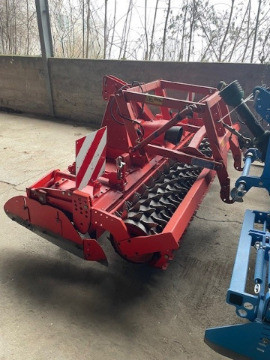 7c3ebe5e-024a-4405-ac0f-8ec2782f965f-herse kuhn 3.jpg