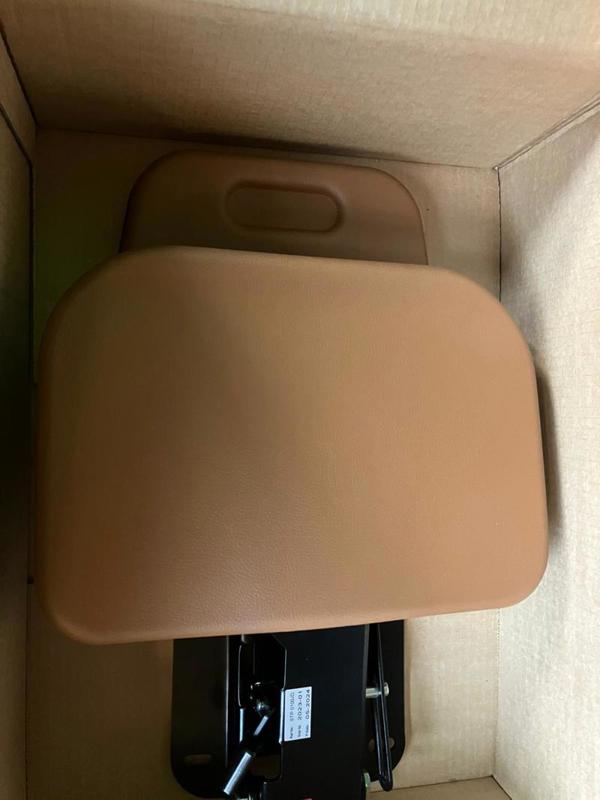 2fab04b7-26c5-4557-8a01-c71e6cf045f0-Beifahrersitz 14.jpg