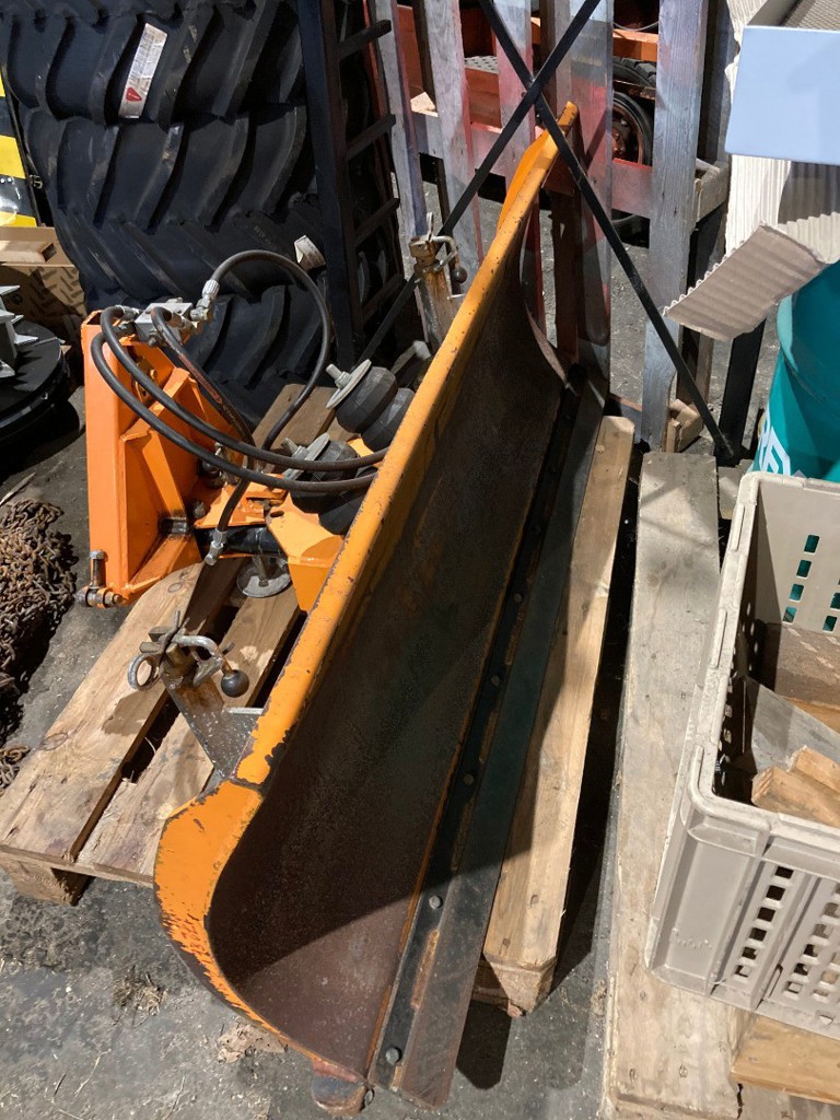 fdae2c1b-c6b1-4b09-bbc3-7c6d1aaf3f5d-dok g 3 2.jpg