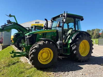 John Deere 5090 M
