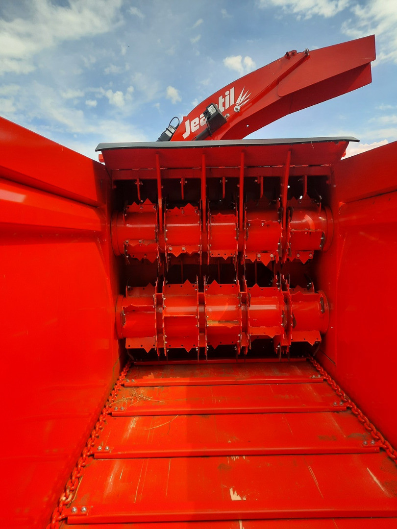 59ecc017-8d82-44e3-8ea3-38954a34fc73-Jeantil Jourdain (10).jpg